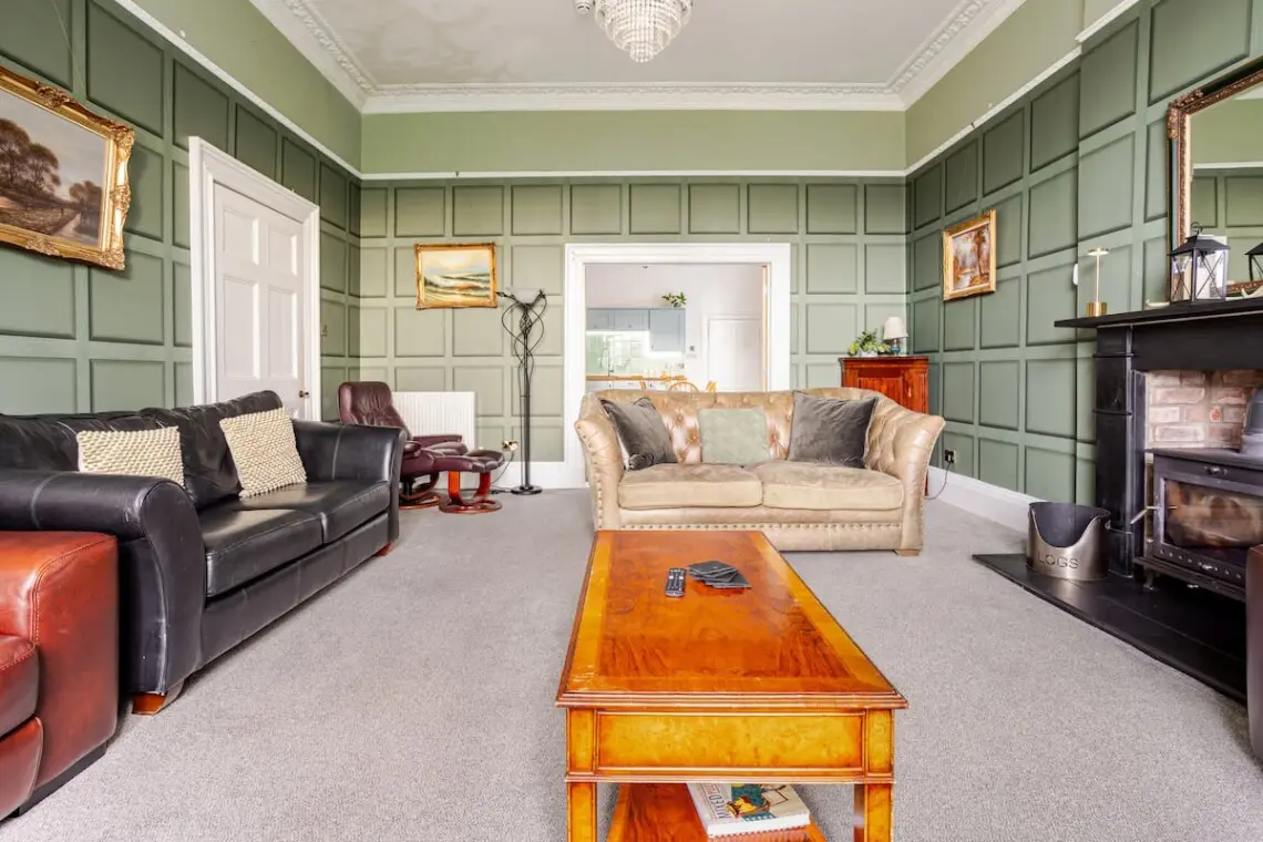 Whitehaven-livingroom-the-manor-accommodation