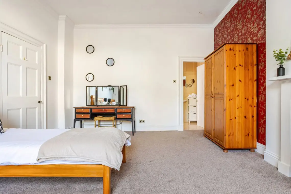 c6196b8a 09ef 4bb6 a4b4 bd1a557f5e69